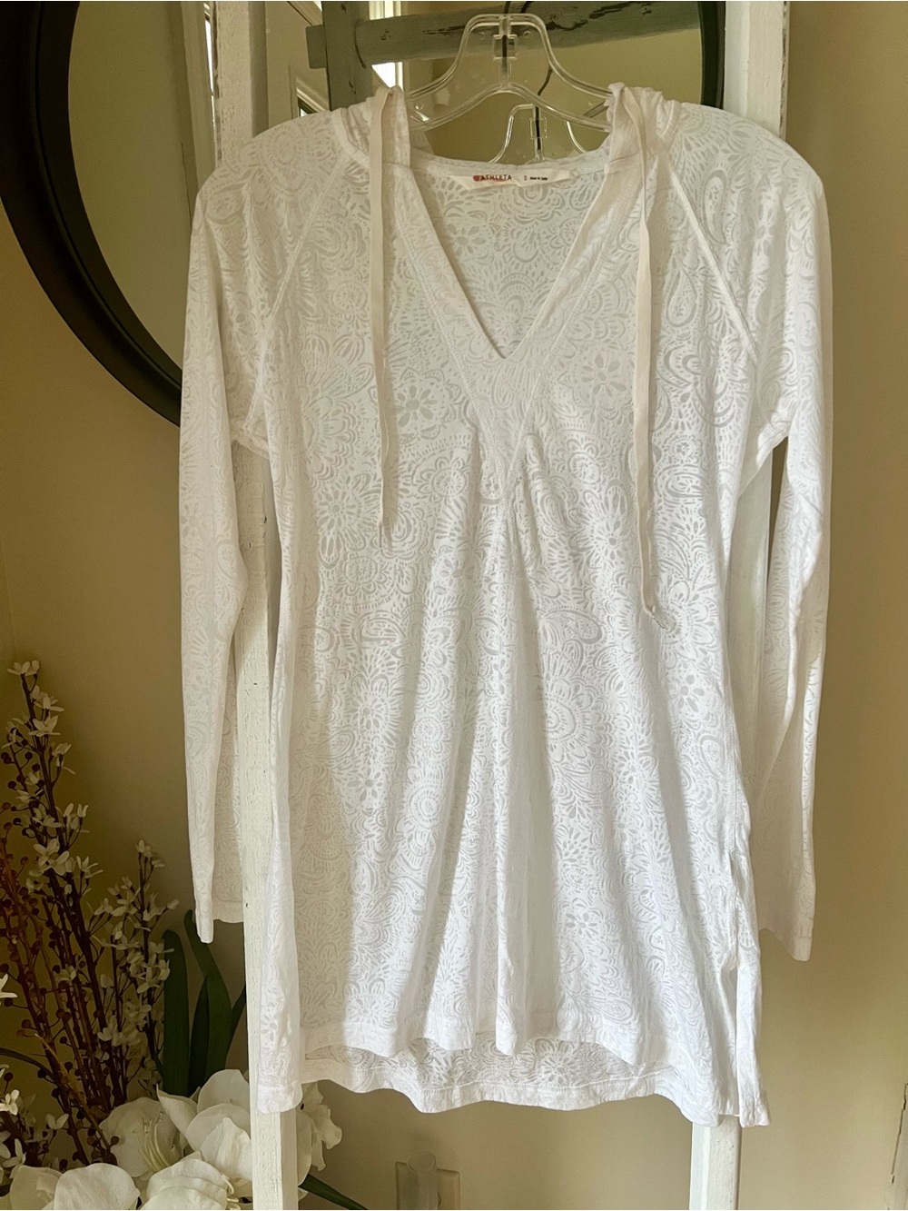Athleta White Hooded Swim Coverup.  Size Small
